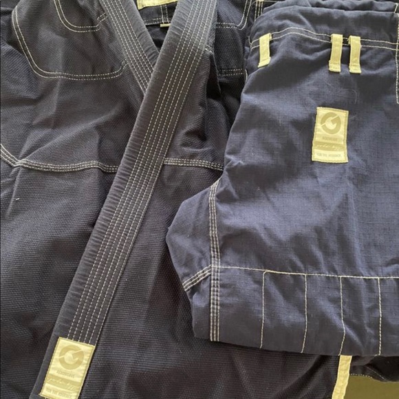 Jujitsu Uniform - Picture 2 of 3